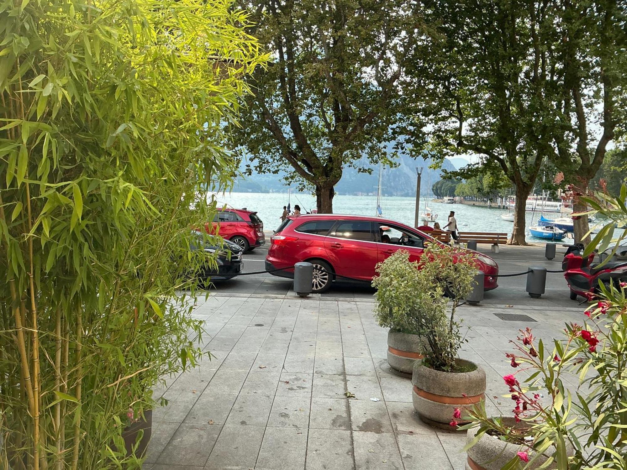 Apartamento La Viscontea Lecco Exterior foto